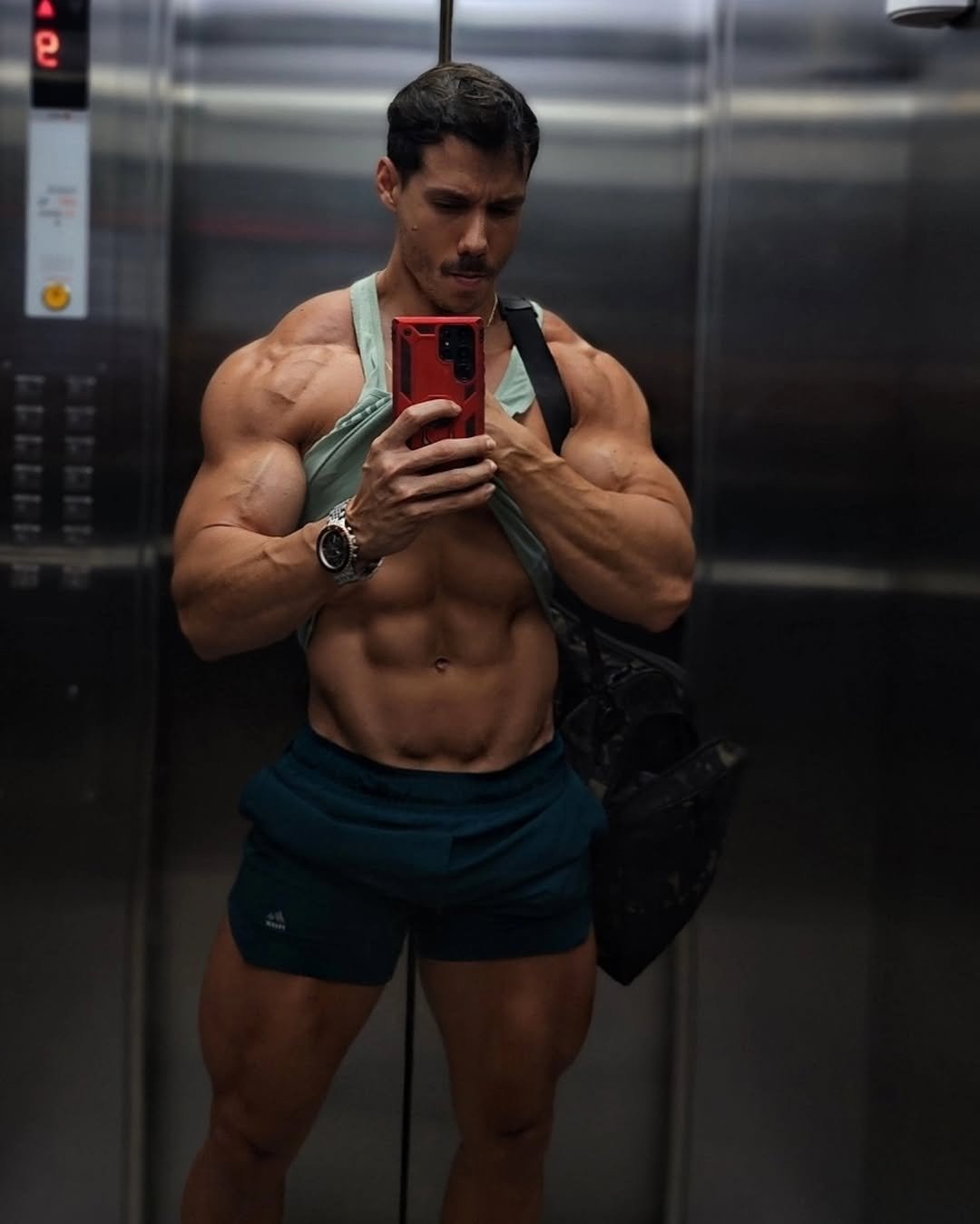 V&iacute;ctor S&aacute;nchez